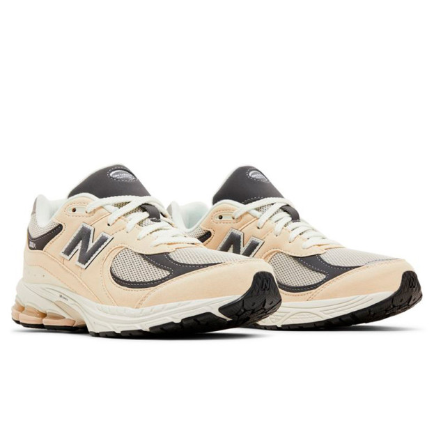 New Balance 2002R Sandstone Magnet GC2002FA
