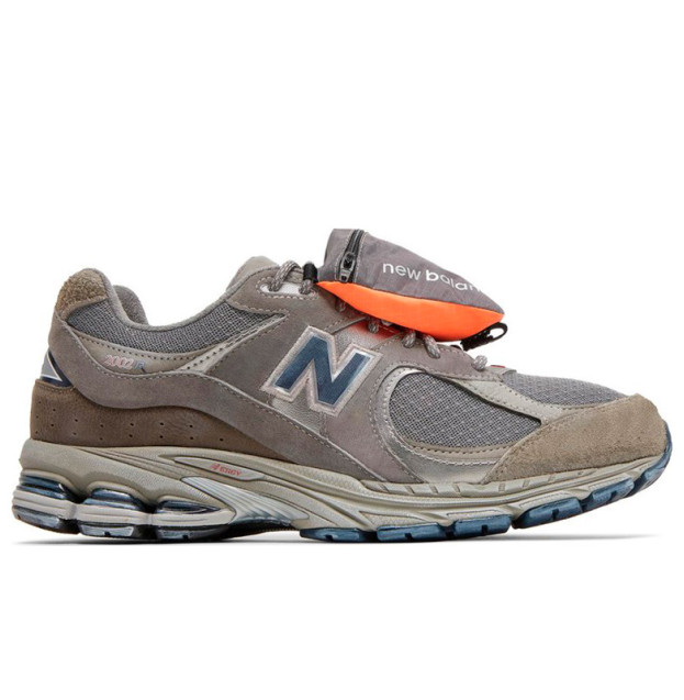 New Balance 2002R Pouch Castle Grey M2002RVA